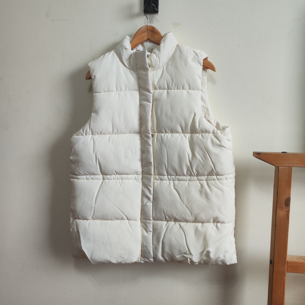 NWT Amazon Essentials Puffer Vest